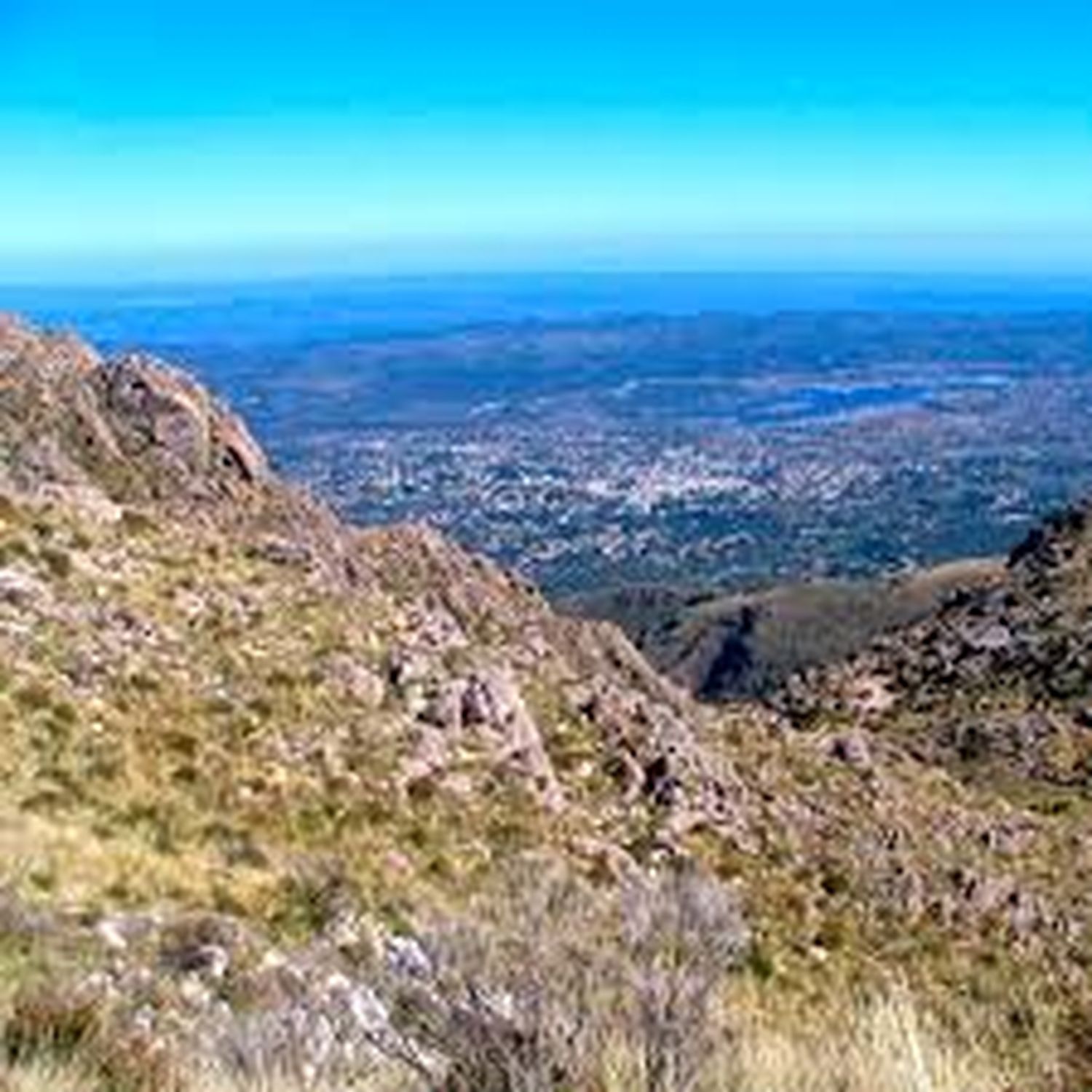 Estudiantes rosarinos son rescatados tras sufrir una intoxicación en el cerro Champaquí