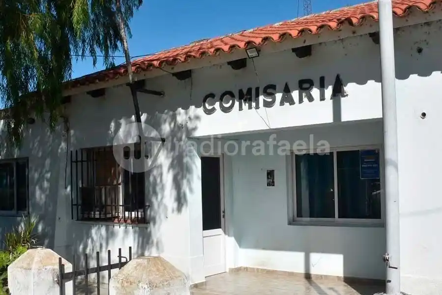 Detuvieron a tres jefes policiales y un civil acusados de integrar una banda delictiva