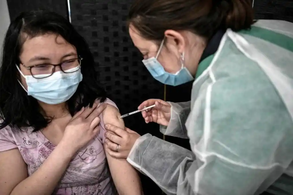 El pase sanitario impulsó la vacunación en Francia