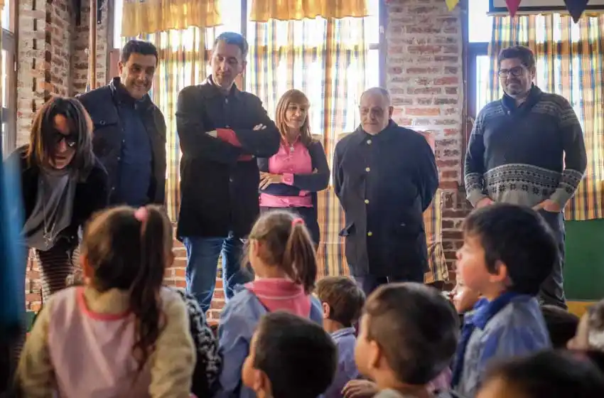 El Jardín de Infantes 902 recibió la primera Aula Digital Móvil de la ciudad
