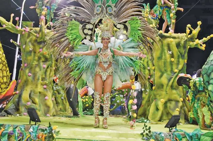 Intenso movimiento turístico por el feriado de Carnaval en Entre Ríos