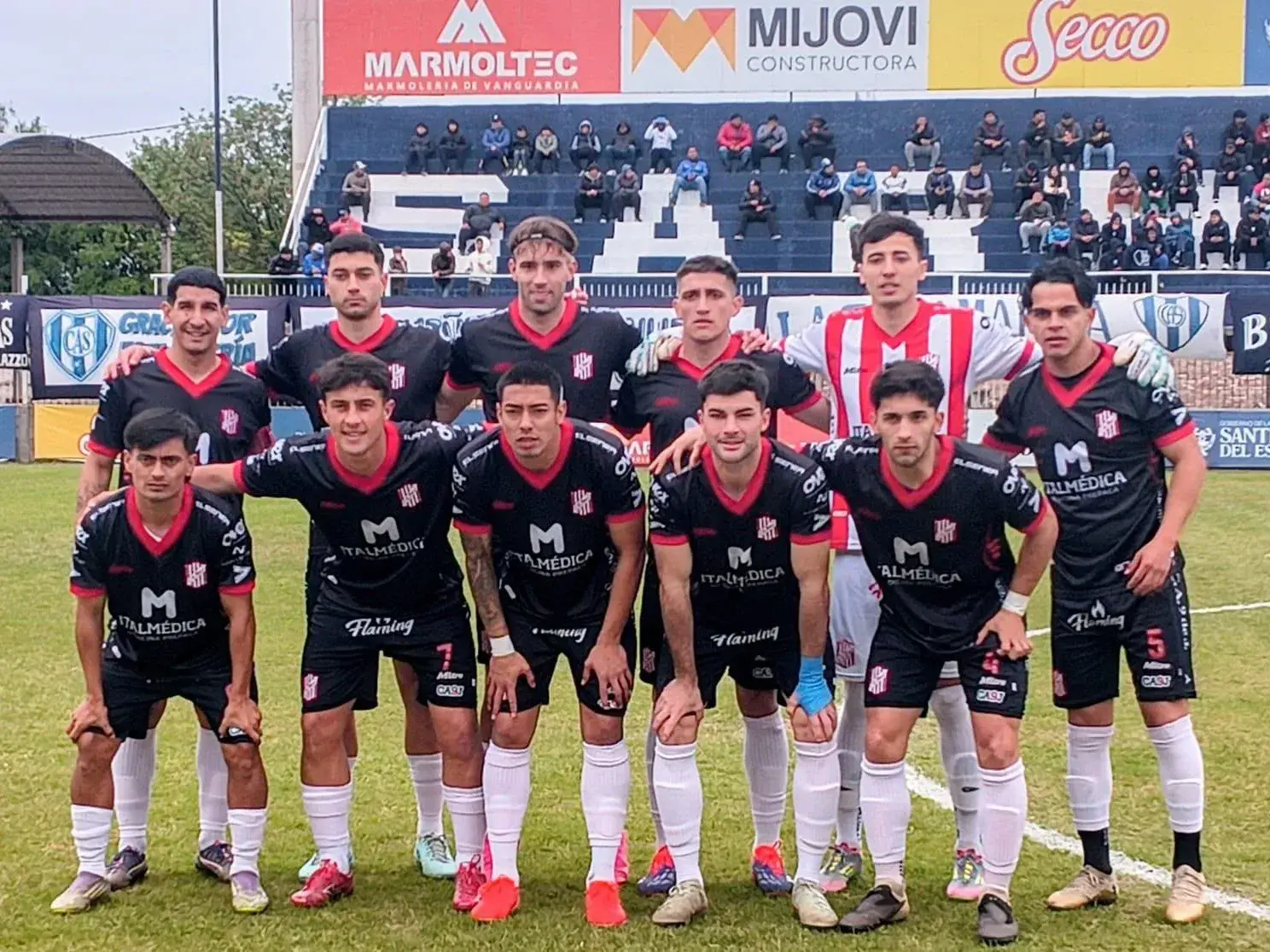 El León goleó 4 a 1 a Sarmiento en La Banda. Foto: 9 de Julio