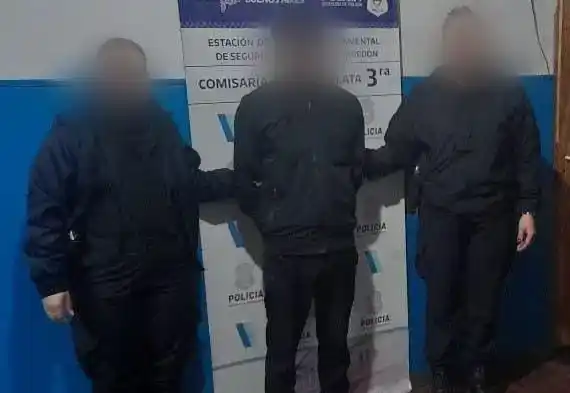 El episodio comenzó cuando los efectivos, que realizaban tareas de prevención, detectaron dos motocicletas de alta cilindrada circulando en actitud sospechosa.