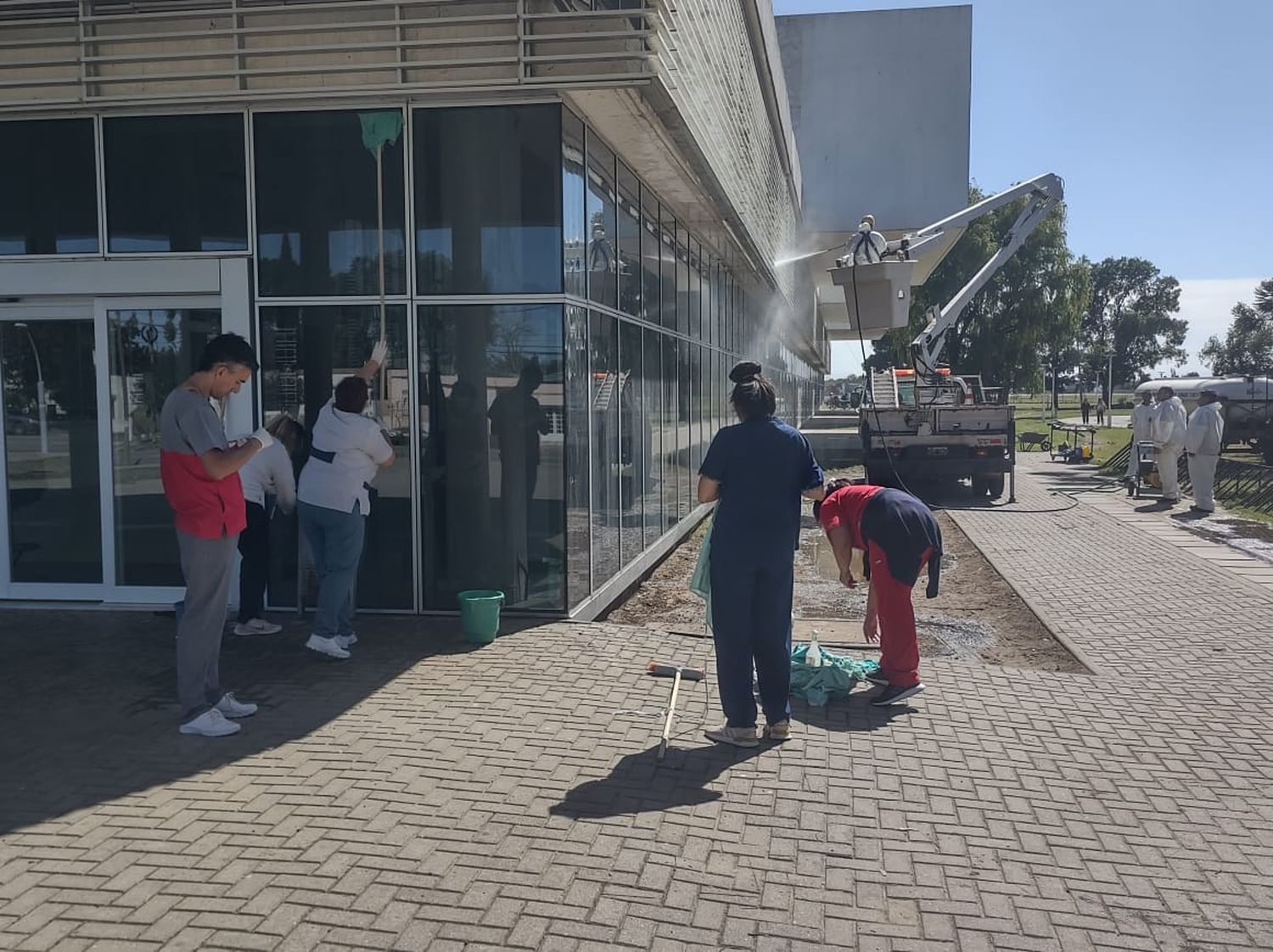 Realizaron trabajos de control de plagas en el Hospital Gutiérrez