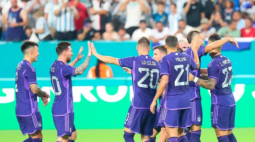 Con dos goles de Messi y uno de Lautaro Martínez, Argentina goleó a Honduras