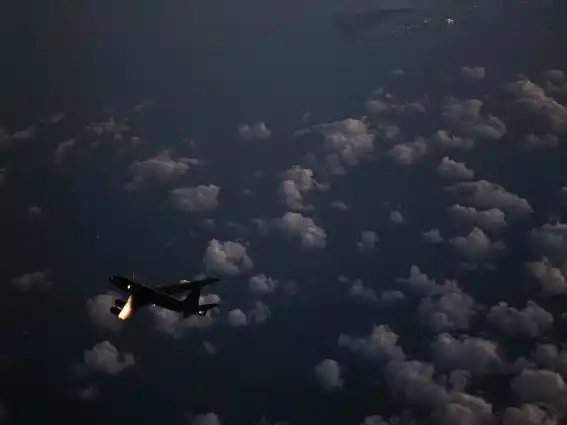 FAA de EE. UU. apoya a barcos de guerra en la Operación de LANZA DEL SUR