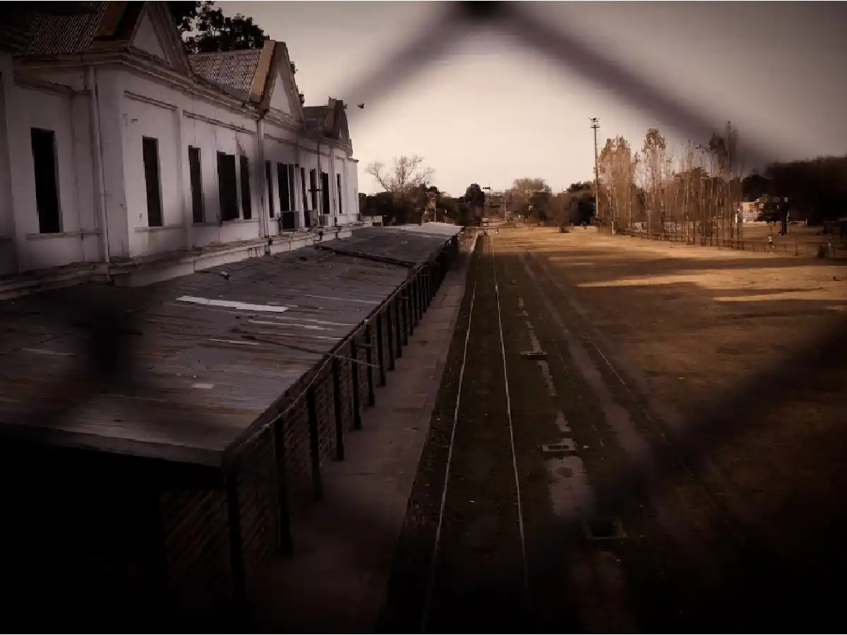 Hallan el cadáver de una mujer en Río Cuarto y sospechan de un posible femicidio