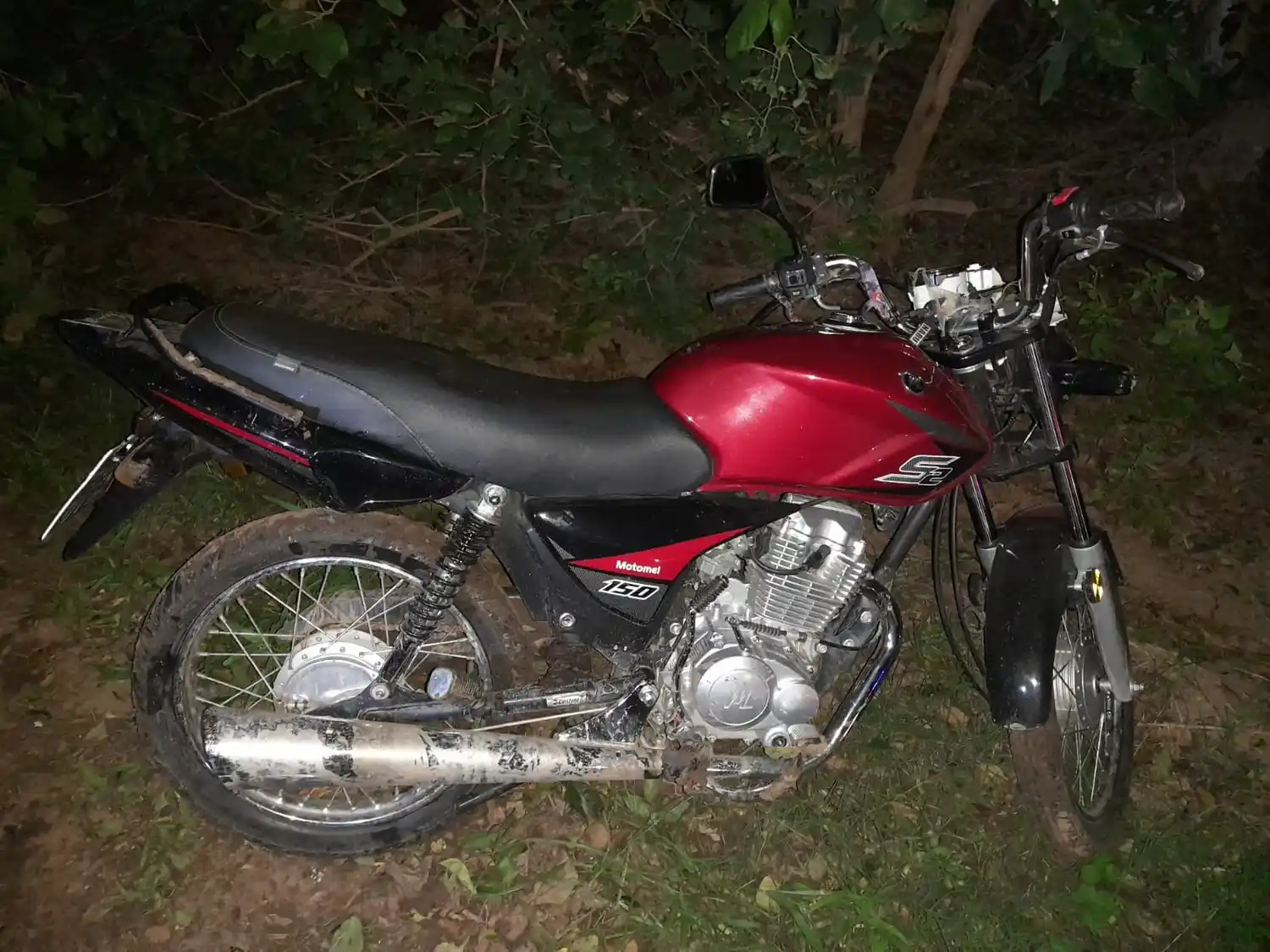 Una motociclista sufrió fractura de clavícula tras un accidente