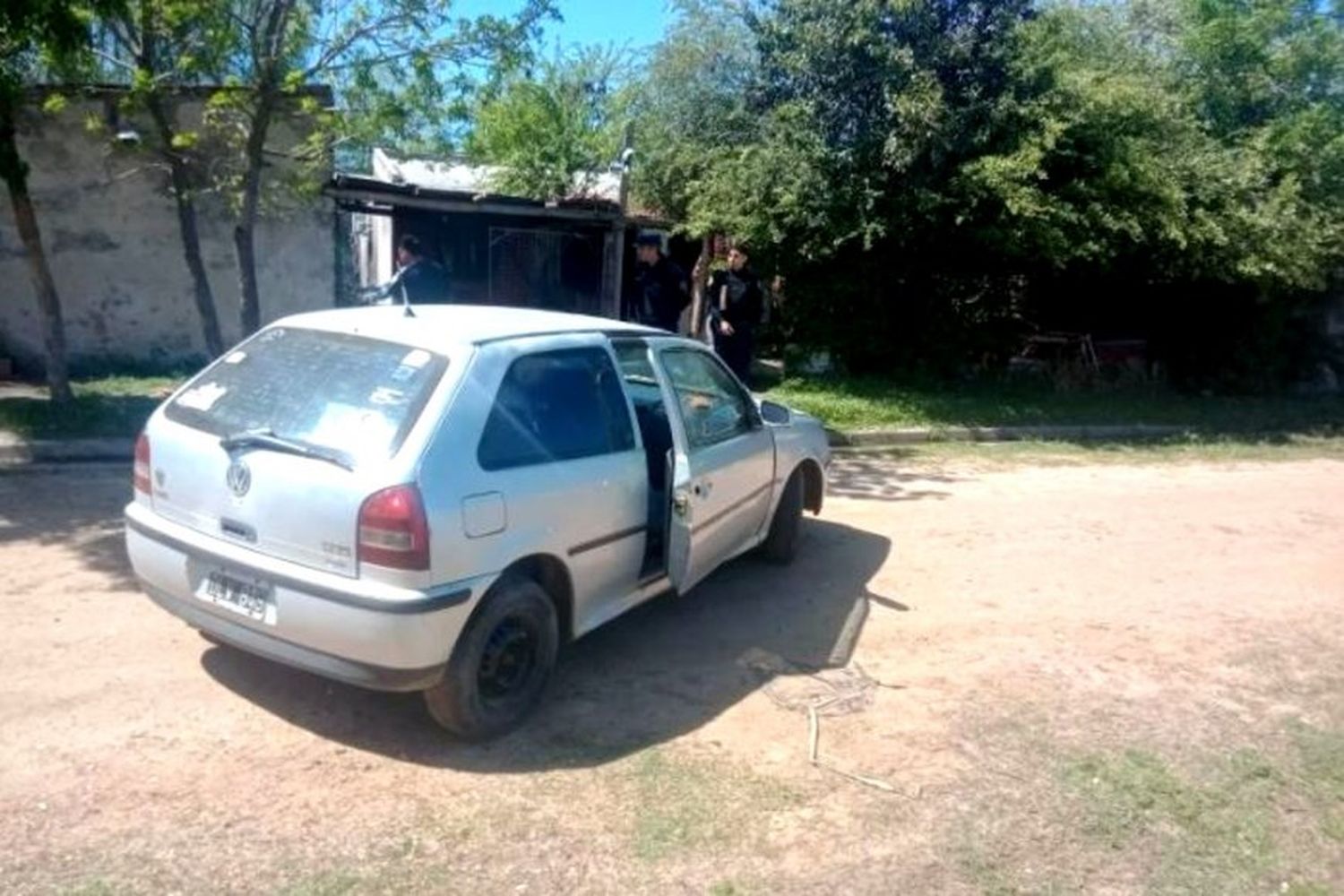 Hallaron un joven asesinado y quemado a un locutor radial en un basural