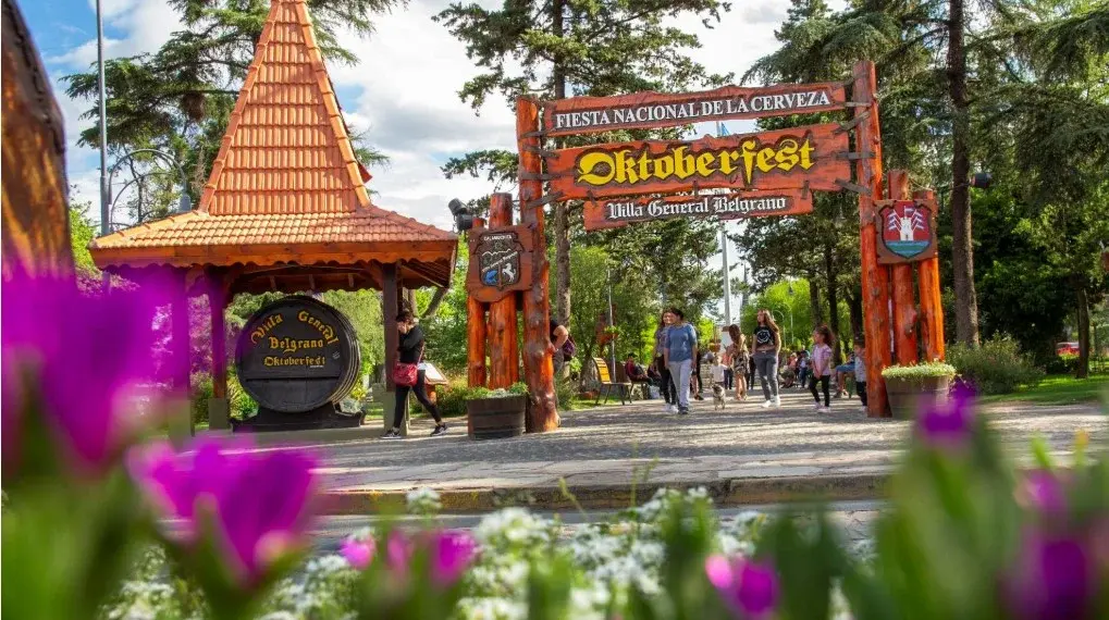 Fin de semana largo: el turismo nacional movilizó a más de un millón de personas con un fuerte impacto económico