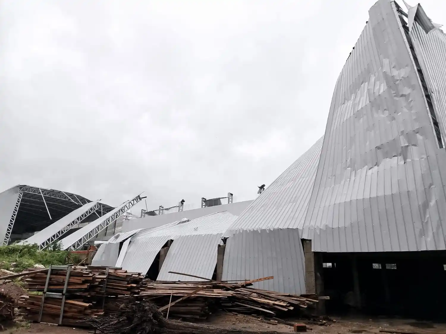 Graves daños en la nueva planta de Julicroc