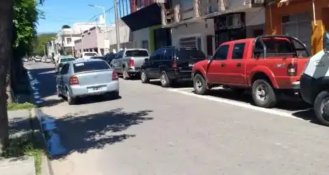 ¿Dónde estaciono la moto?