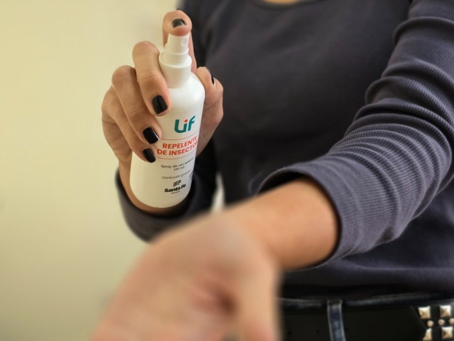 El uso de repelente, una de las claves para la prevención.