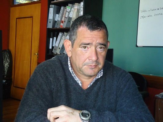 Vela le respondió a Rodríguez: "Cuando fue concejal por un año, no trató el tema"