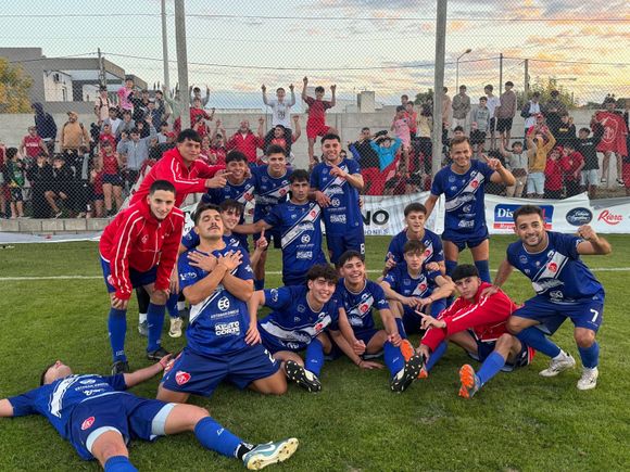 Fútbol local: ante su gente, Mitre ganó el clásico y sigue siendo líder