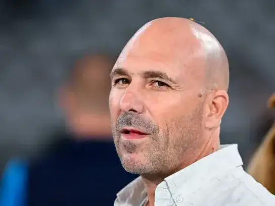 Belloso confirmó que Almirón seguirá en el cargo