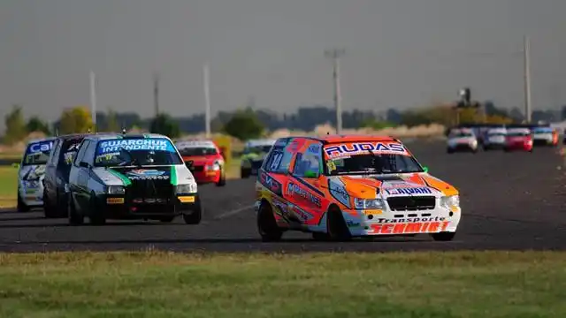 El entrerriano Luciano Martínez pega el salto de clase en el Turismo Pista