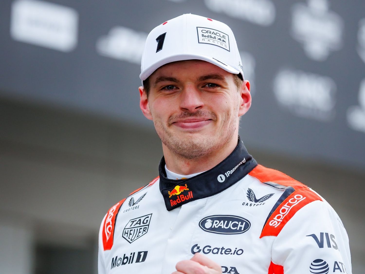 Verstappen largaba adelante