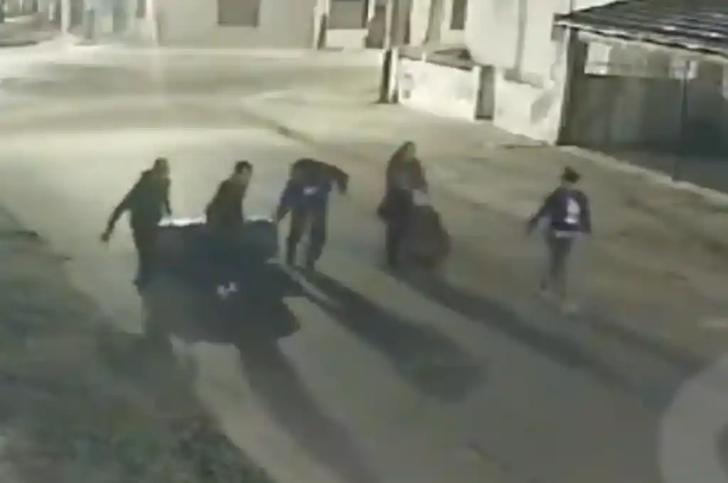 En barrio Tiro Suizo se robaron hasta un pelotero inflable y los vecinos reclaman seguridad