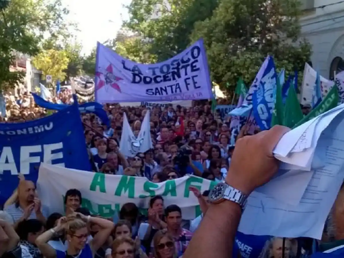 Los docentes esperan un llamado para levantar los paros la semana que viene 