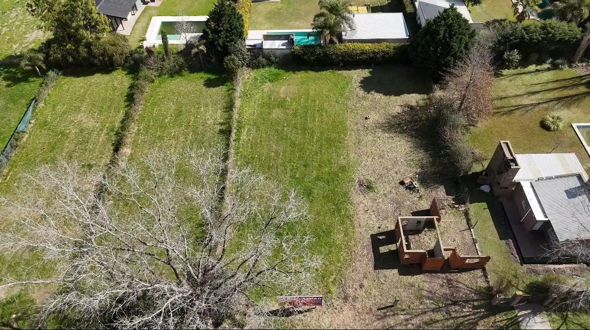 El listado incluye 4 inmuebles