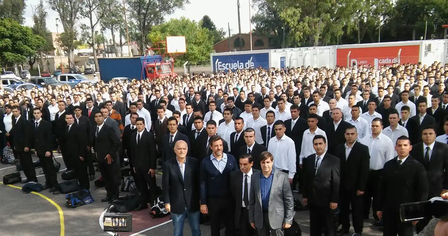 Grindetti inauguró la nueva escuela de Policía Local en Lanús