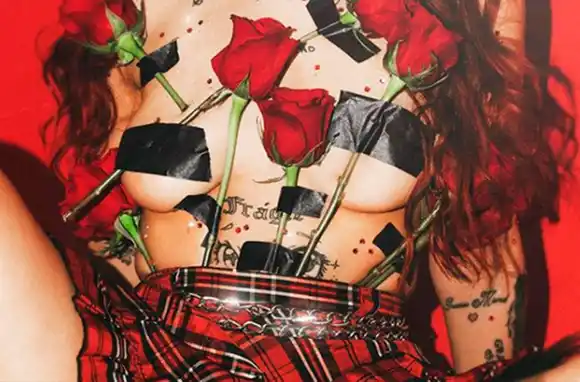 Cazzu lanzó “Una niña inútil”, inspirado en Alfonsina Storni