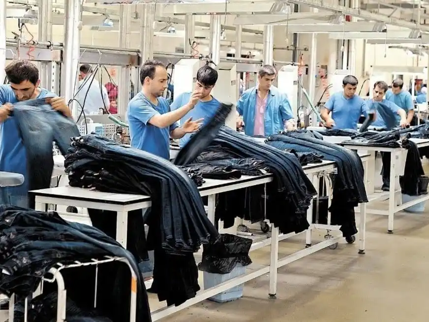 Fisfe pide al ministro Caputo reconsiderar la rebaja de aranceles para ropa y calzado. Gentileza