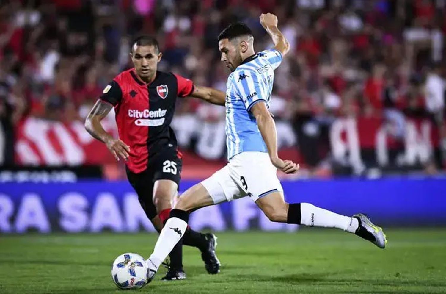 En medio de un clima hostil, Newell's cayó ante Racing en el Coloso por 1 a 0