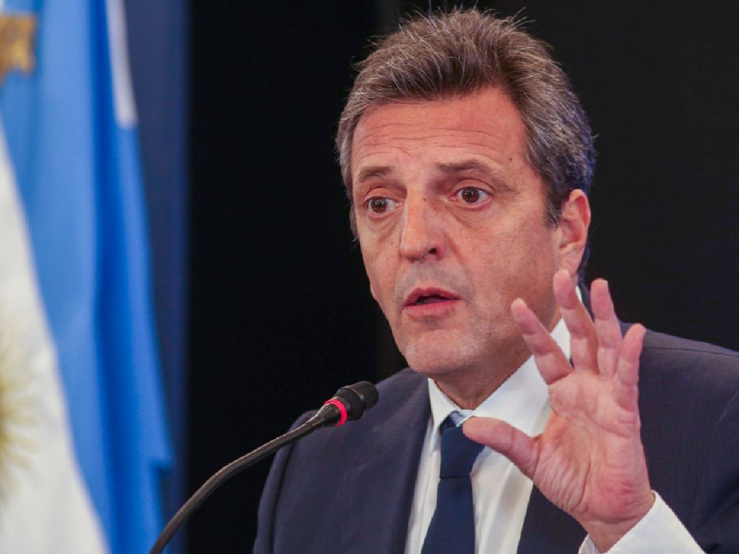 Recompra de bonos: tras las sospechas opositoras, Massa ordenó investigar "si se filtró información sensible"