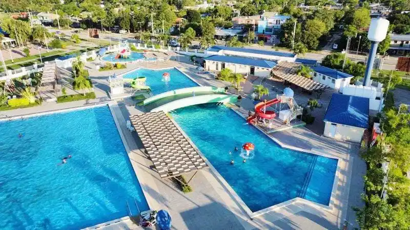 Tras la inauguración, quedará abierta la
temporada de pileta libre en el parque acuático