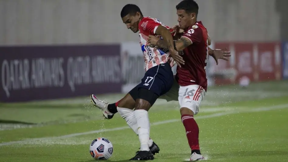 Futbolistas colombianos dieron su "apoyo total" a las protestas y piden suspender los torneos locales