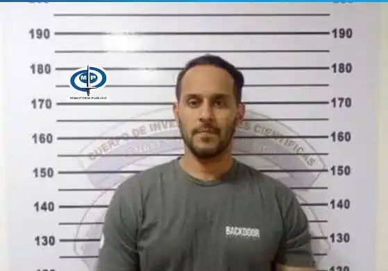 Detienen al entrenador Ricardo Cameron