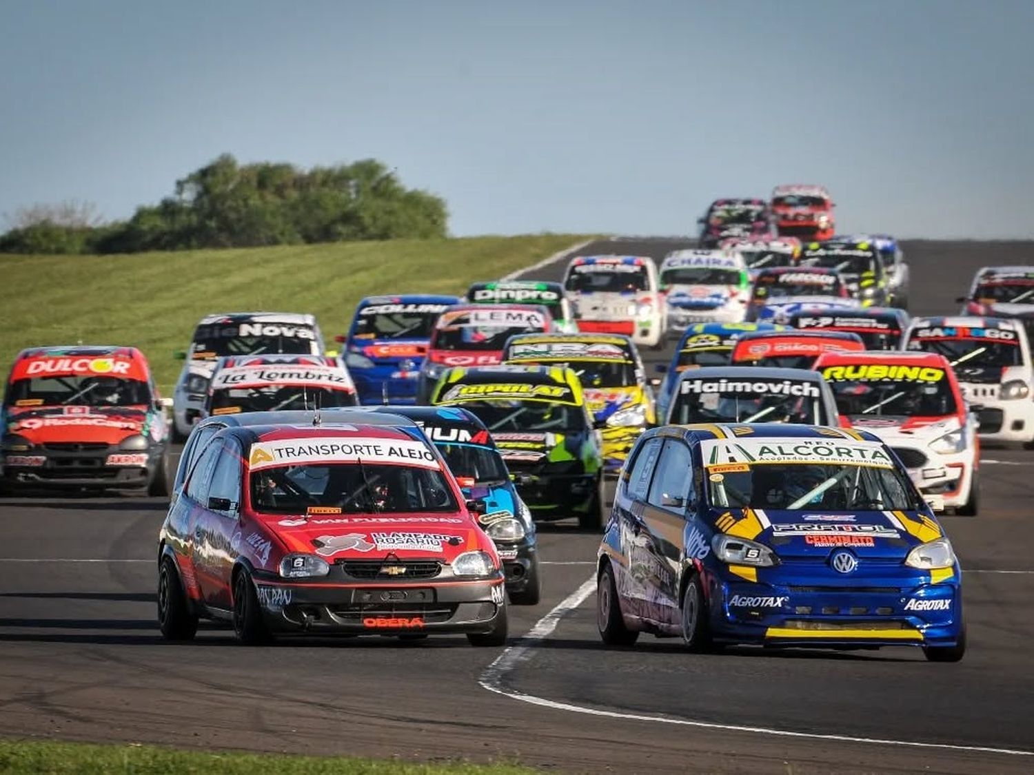 Velocidad y emoción en Paraná: más de 100 autos animaron la tercera fecha del Car Show