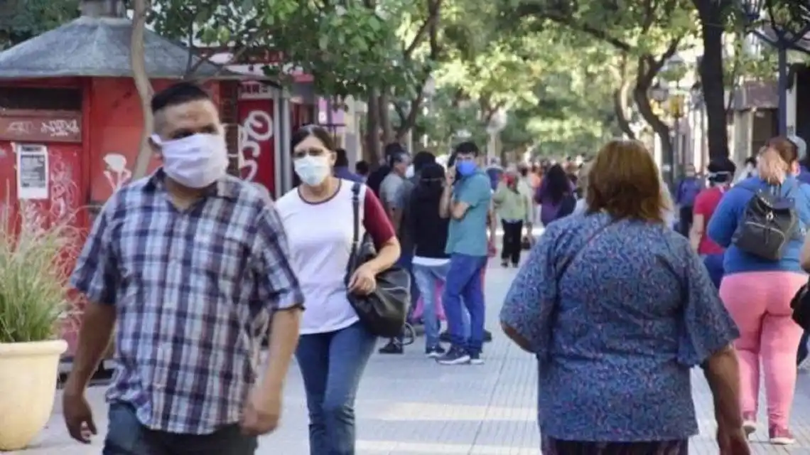 Confirman el primer reinfectado de coronavirus y hay más de 800 aislados