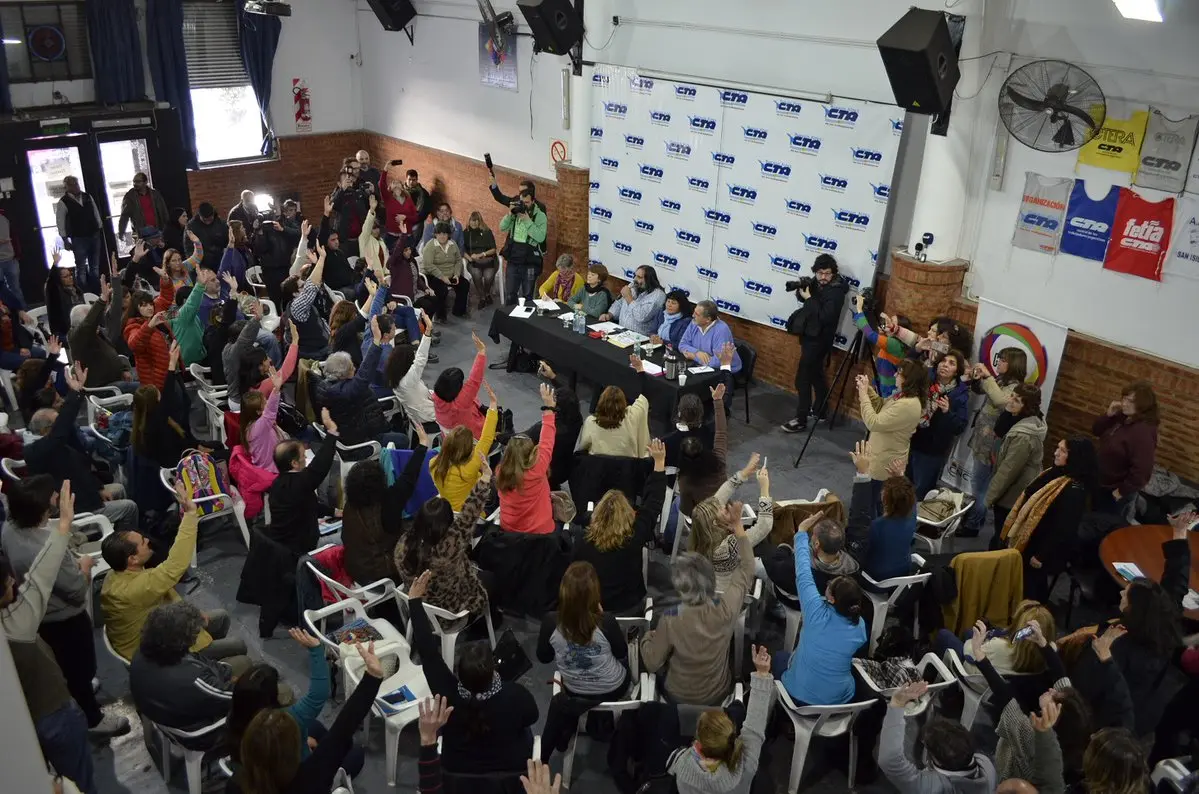 Los docentes aceptaron la propuesta de aumento salarial del gobierno bonaerense