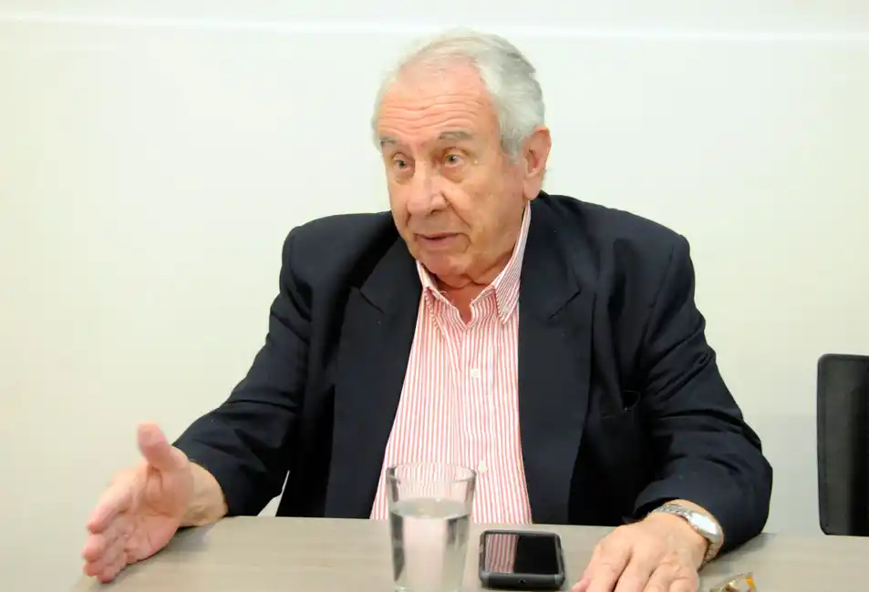 Tras los brutales accidentes aéreos, un expiloto local analizó los errores del Boeing 737 