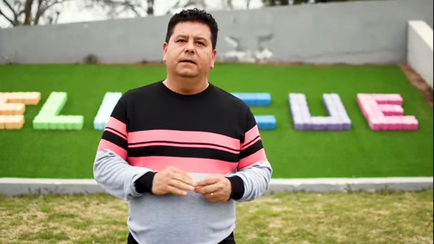 Su abogado garantizó la fianza y confirmó que podrá continuar con su campaña rumbo a los comicios generales este domingo.