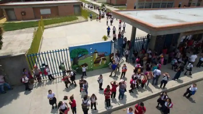 Más de 360.000 niños y jóvenes venezolanos están inscritos en el sistema educativo de Colombia