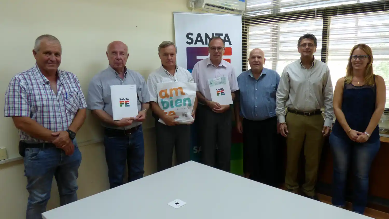 La provincia entregó aportes arbolado público de seis localidades