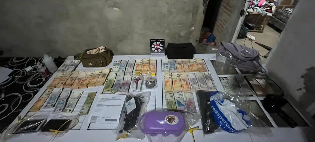 Las actuaciones incluyeron la ejecución de 18 allanamientos simultáneos en las ciudades de Santa Fe, Sauce Viejo, Esperanza, San Carlos Centro y San Justo. Foto: Gentileza PDI