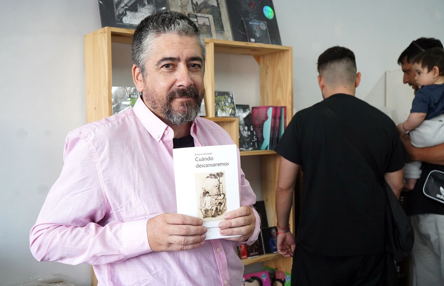Arturo Serrano presentó su libro