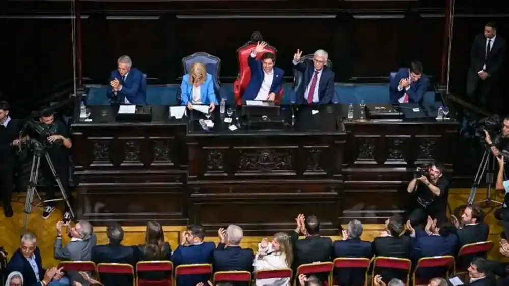 Kicillof abre el año legislativo con paro docente y tensión interna