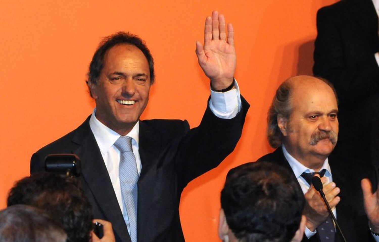 Scioli firmó el decreto para la Policía Comunal