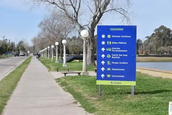 Solicitud para mejorar el funcionamiento de baños públicos en la ribera de la laguna