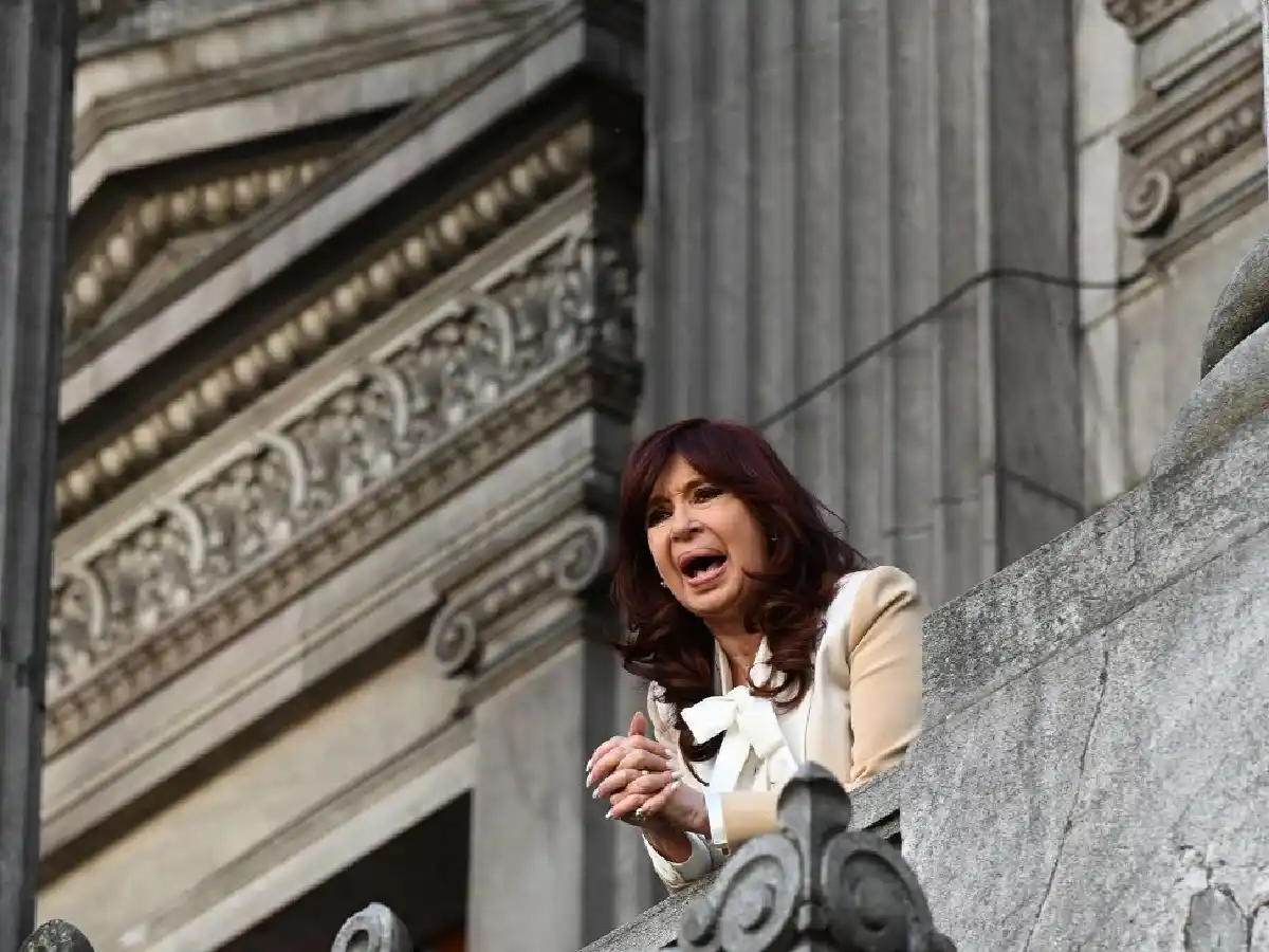 Cristina Kirchner apuntó contra Luciani, Mola y los medios por las "tres toneladas de pruebas"