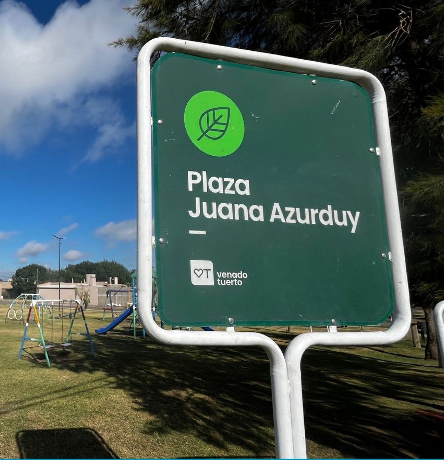 Inauguran las luces led en plaza Juana Azurduy