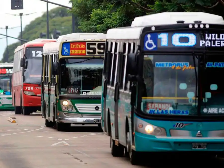 Rige la ley que obliga a usar pictogramas en el transporte público bonaerense.