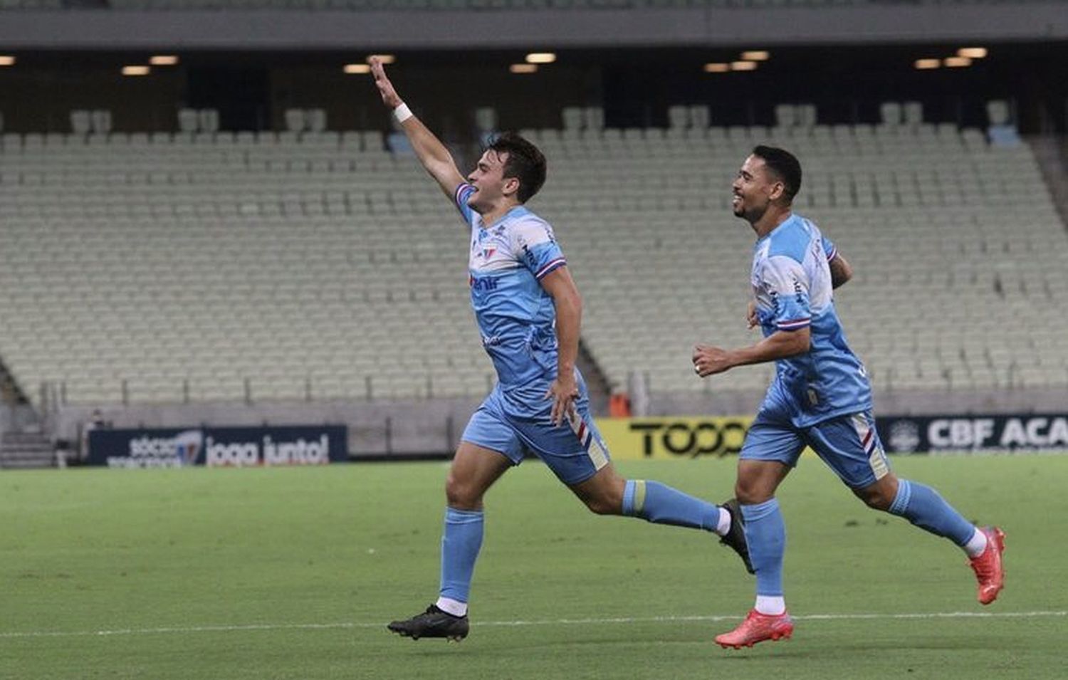 Pisó el área y remató: el gol de Depietri en la goleada de Fortaleza