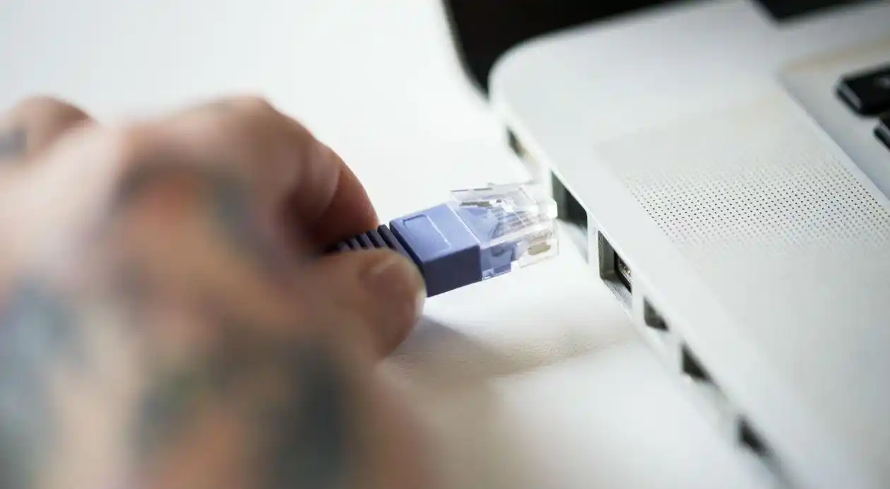 Usuarios de Gigared sin internet por negligencia de un camionero